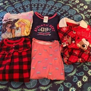 👧🏻👧🏻5 pajamas girls size 4